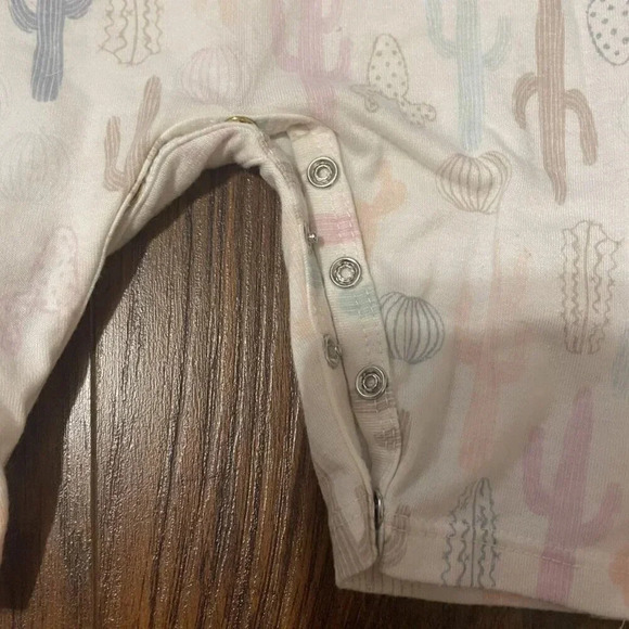 0-3 Months Jessica Simpson Cactus Jumpsuit with Ruffles & Buttons - Picture 3 of 7